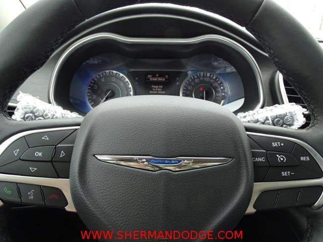 2017 Chrysler 200 Limited Platinum 4dr Sedan